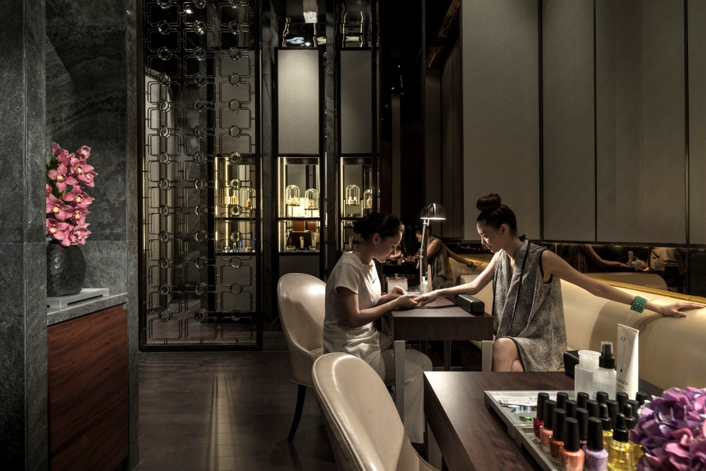 Salon small